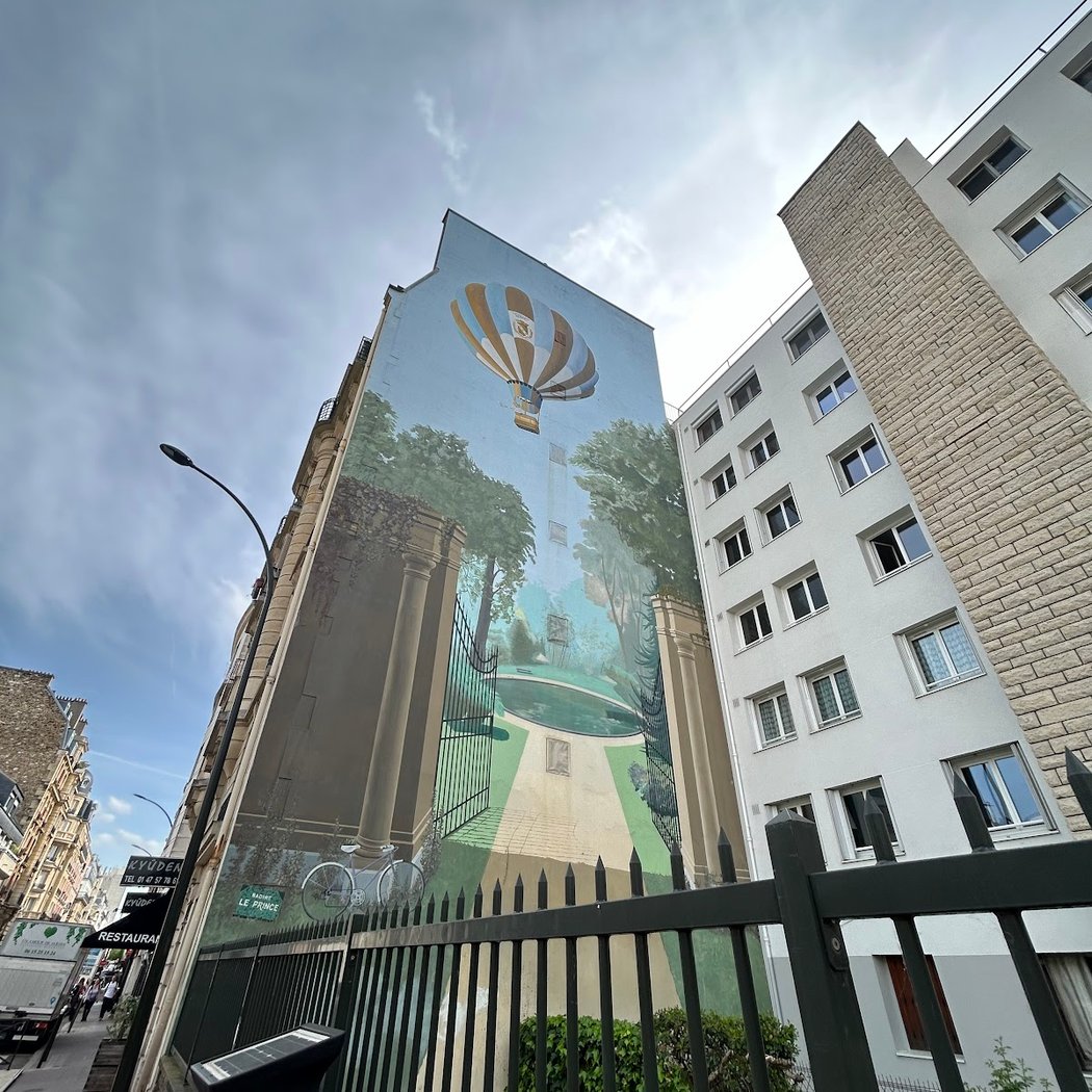 Fresque de la Montgolfière 3