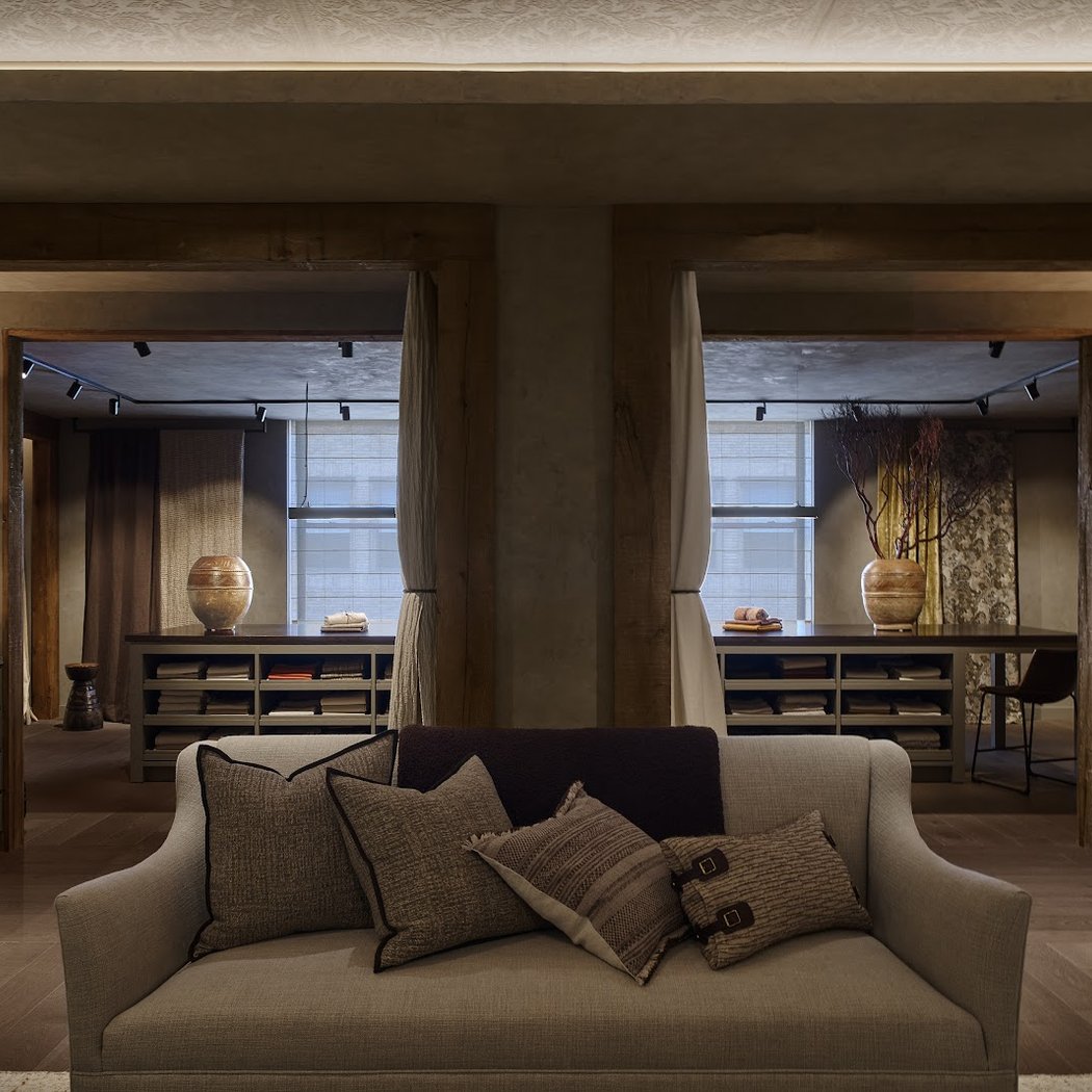de Le Cuona New York Showroom and Accessories Boutique 3
