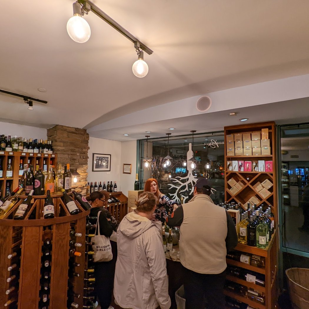 Vintage Harlem Wine & Spirits 3