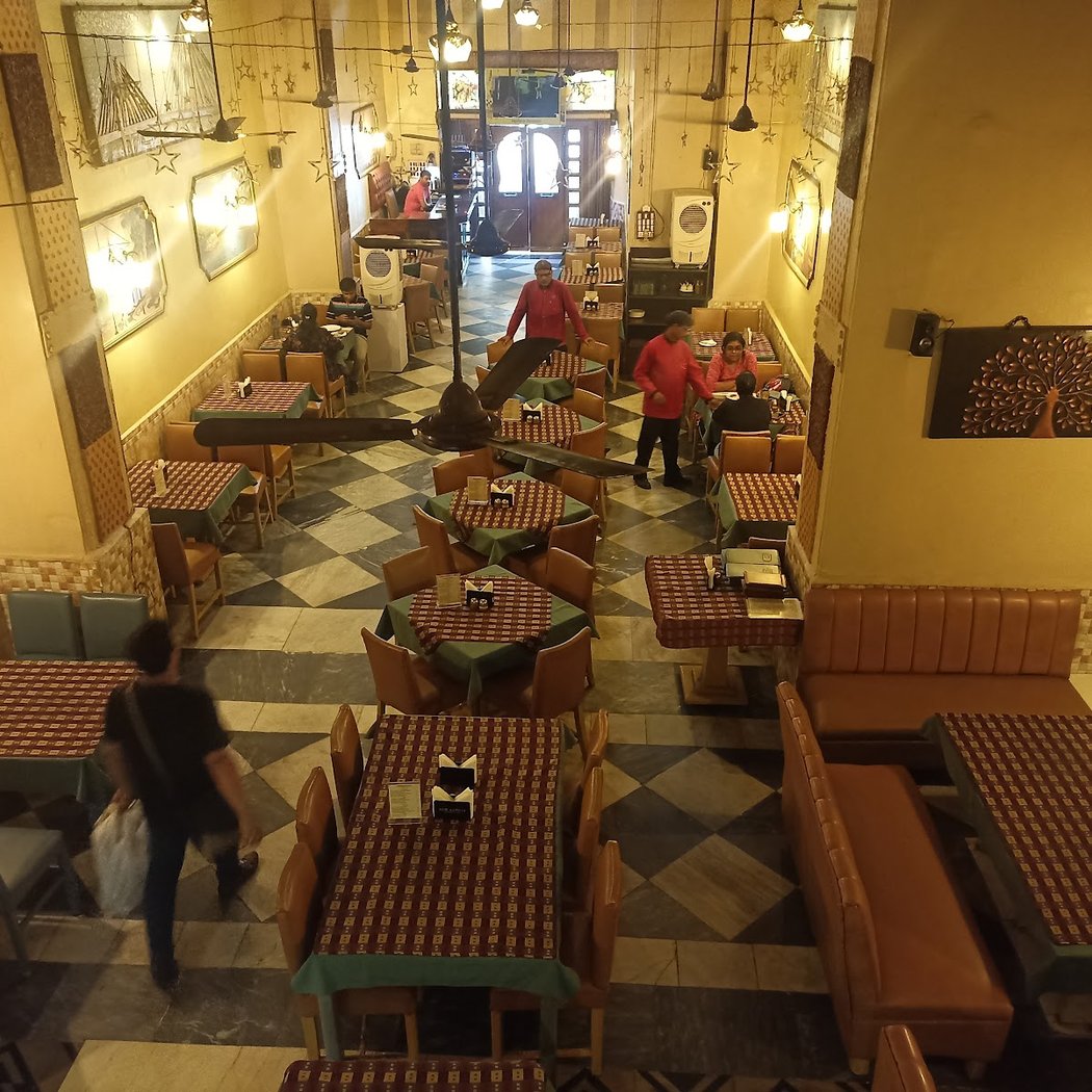 New Cathay Restaurant and Bar 3