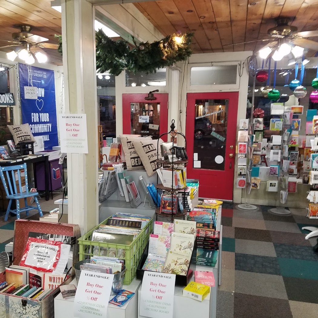 Towne Center Books 3