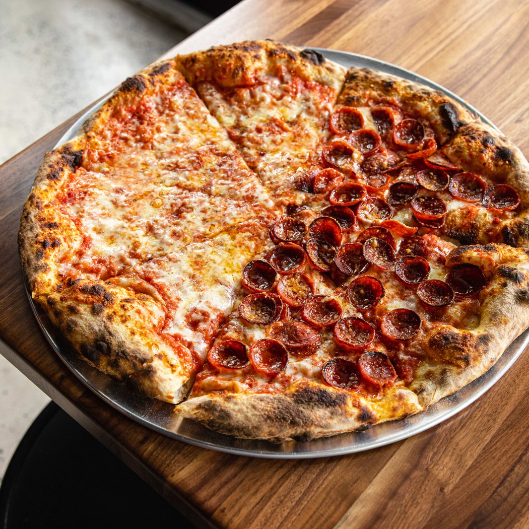 Decades Pizza | Bar and Restaurant in Ridgewood, Queens - NYC 1