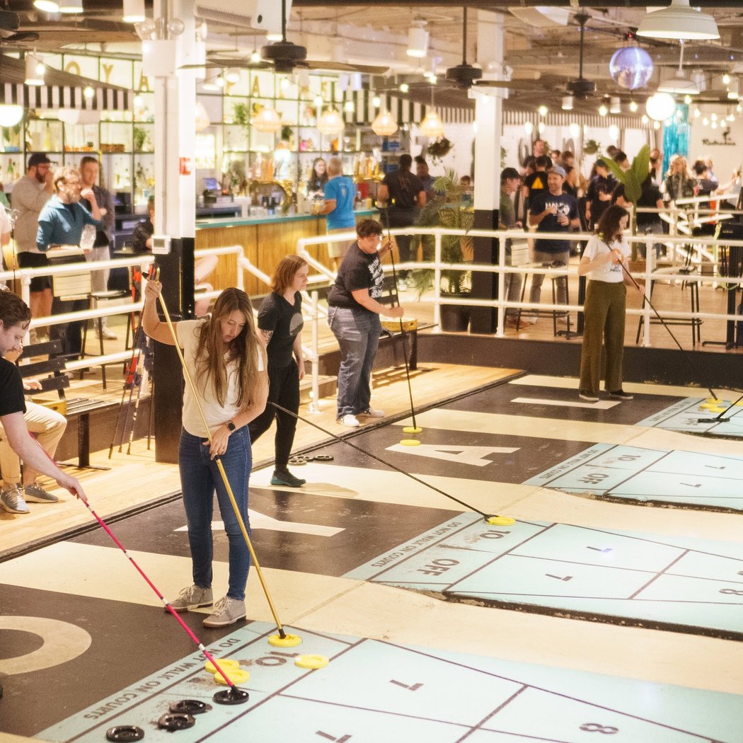 DJ Nina Vicious & Shuffleboard Night