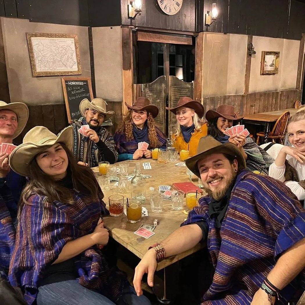 Moonshine Saloon: Western Cocktail Experience