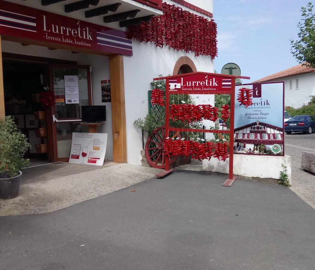 Lurretik 2