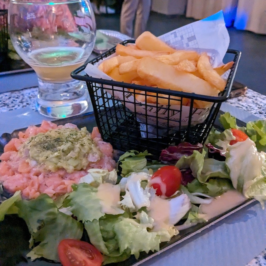 LE TITIS BAR 1