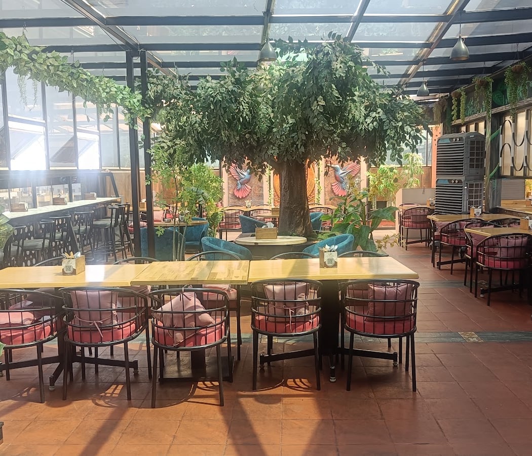 Umbaa Rooftop Pub & Kitchen 2