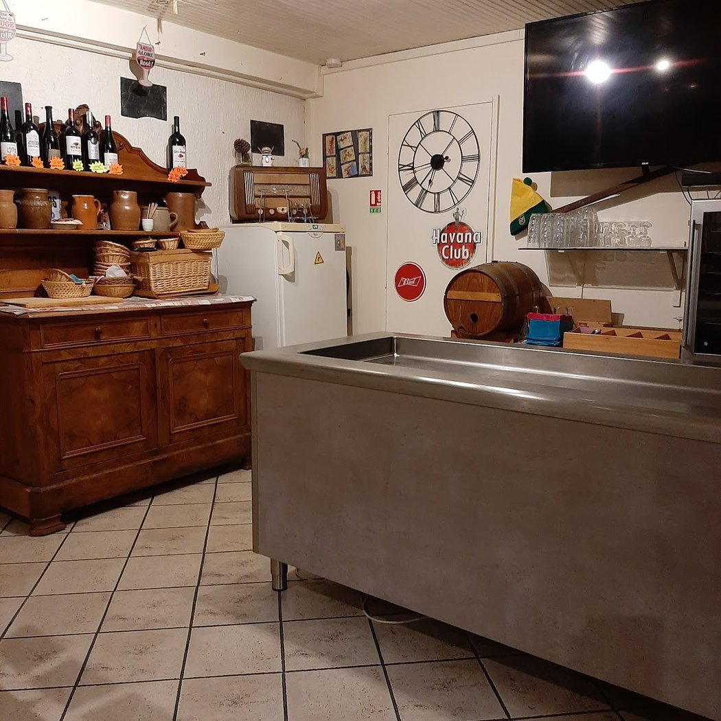 CAFE BAR RESTAURANT LA BROCANTINE 2