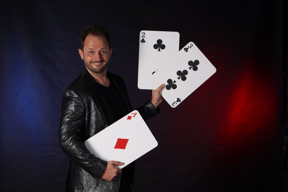 Alexis Melgar, Magia con Mucho Arte 1
