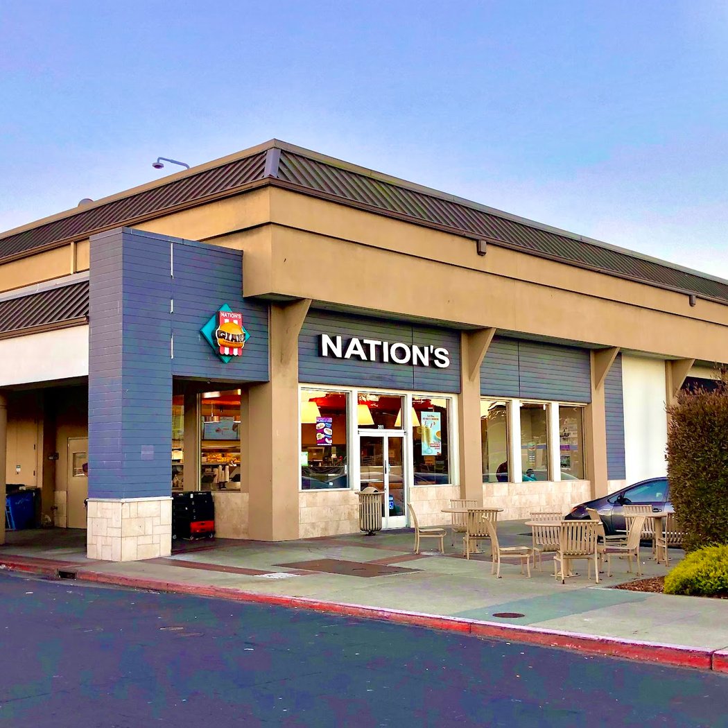 Nation's Giant Hamburgers & Great Pies 2
