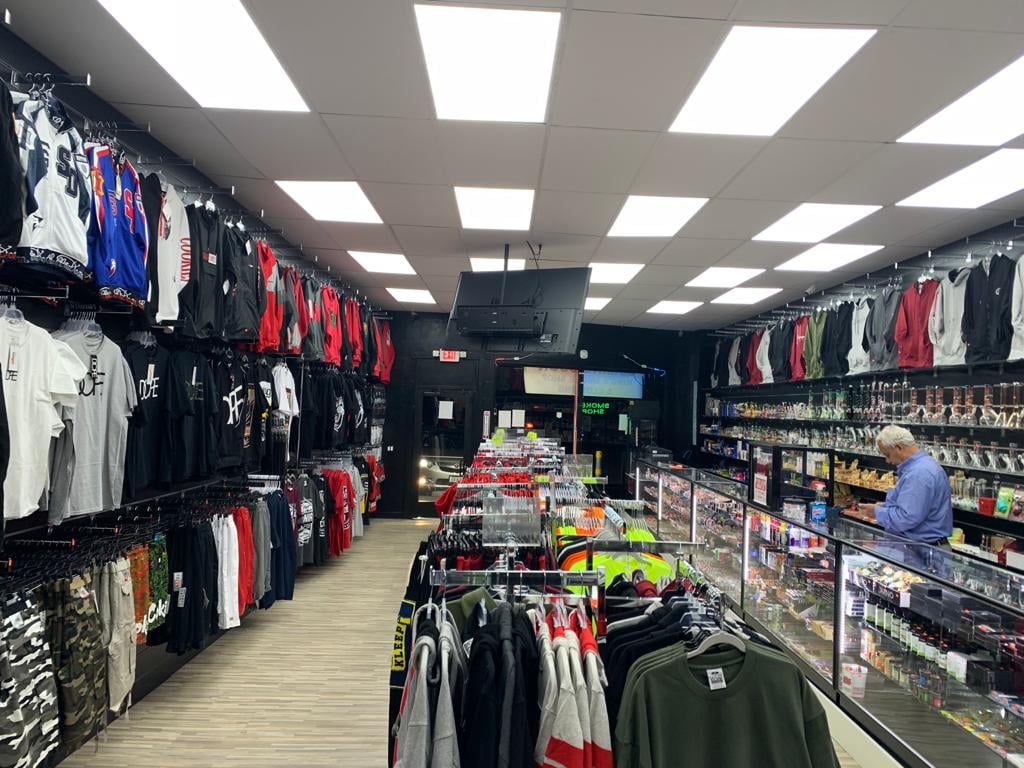 Kings Smoke Shop & clothing 3