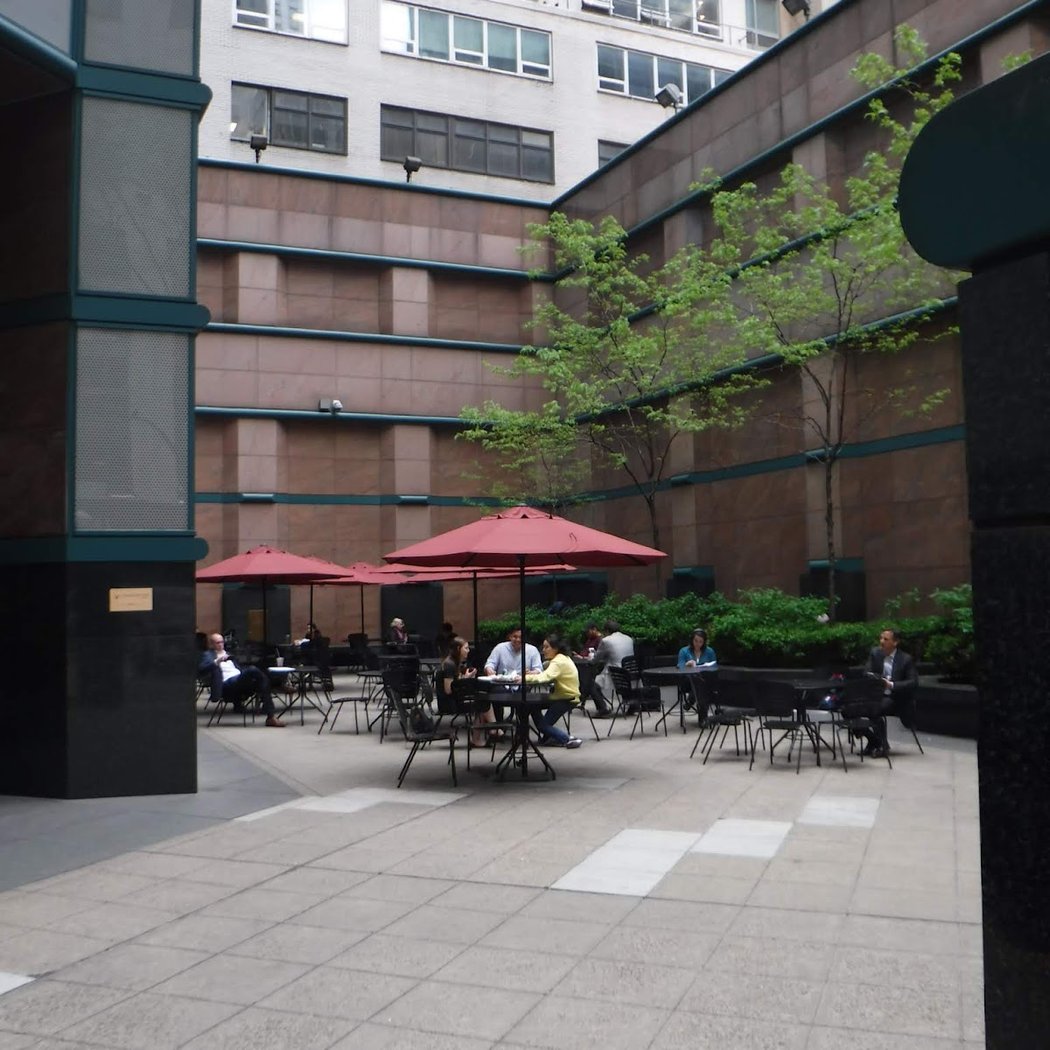 425 Lexington Avenue Urban Plaza 2