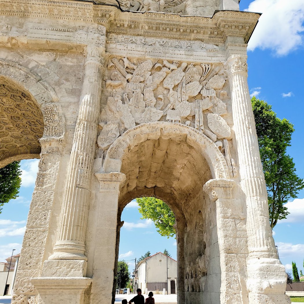 Triumphal arch 3