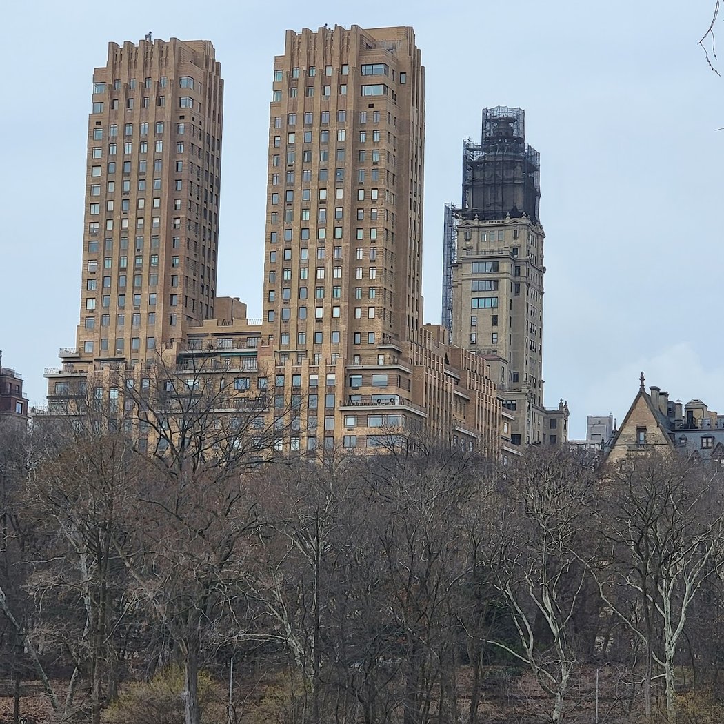 Majestic Apartments 3