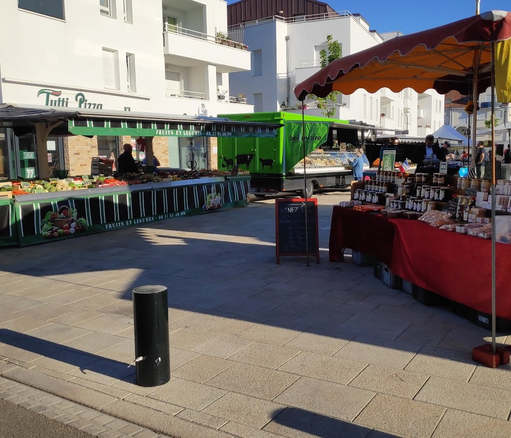 Marché du Bourg St Sébastien/Loire 2