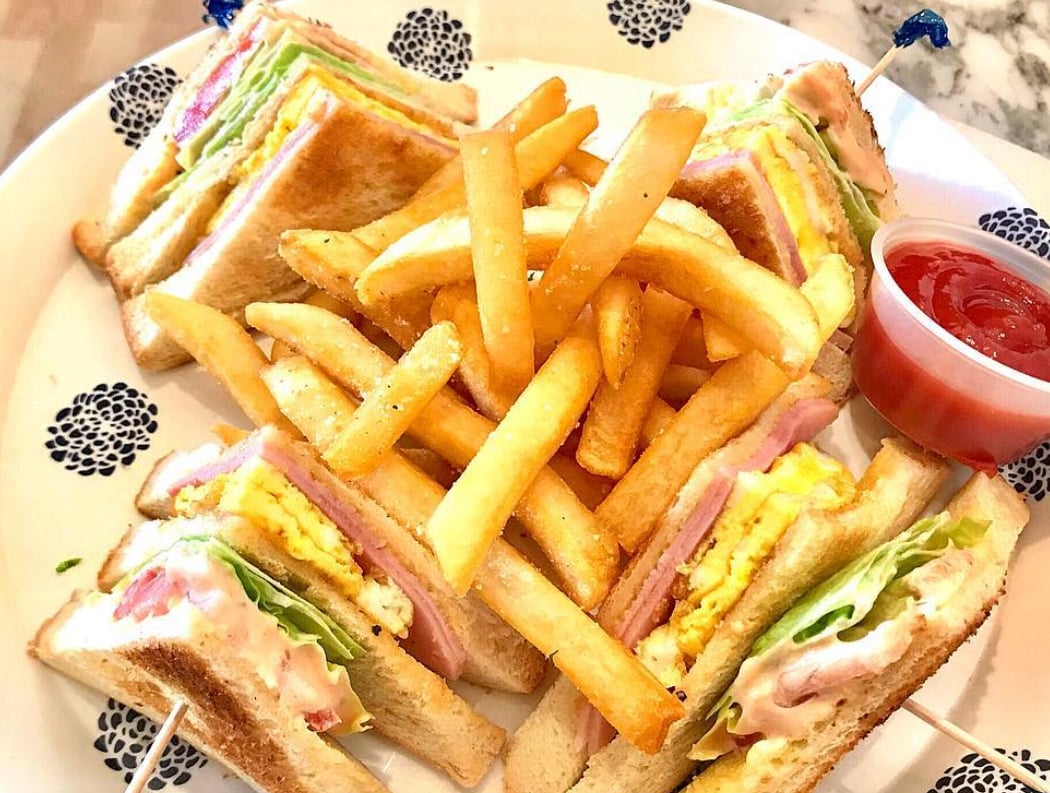 Golden Island Cafe 3