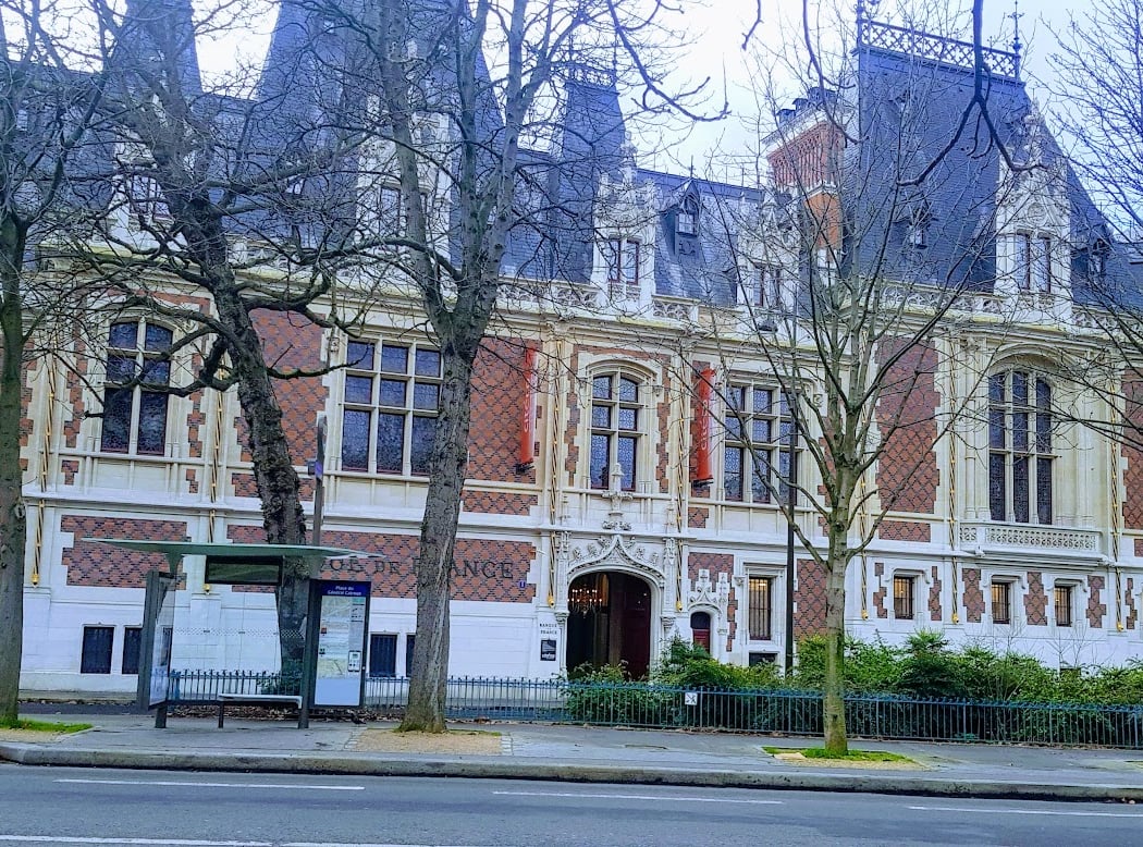 Place du Général Catroux 1
