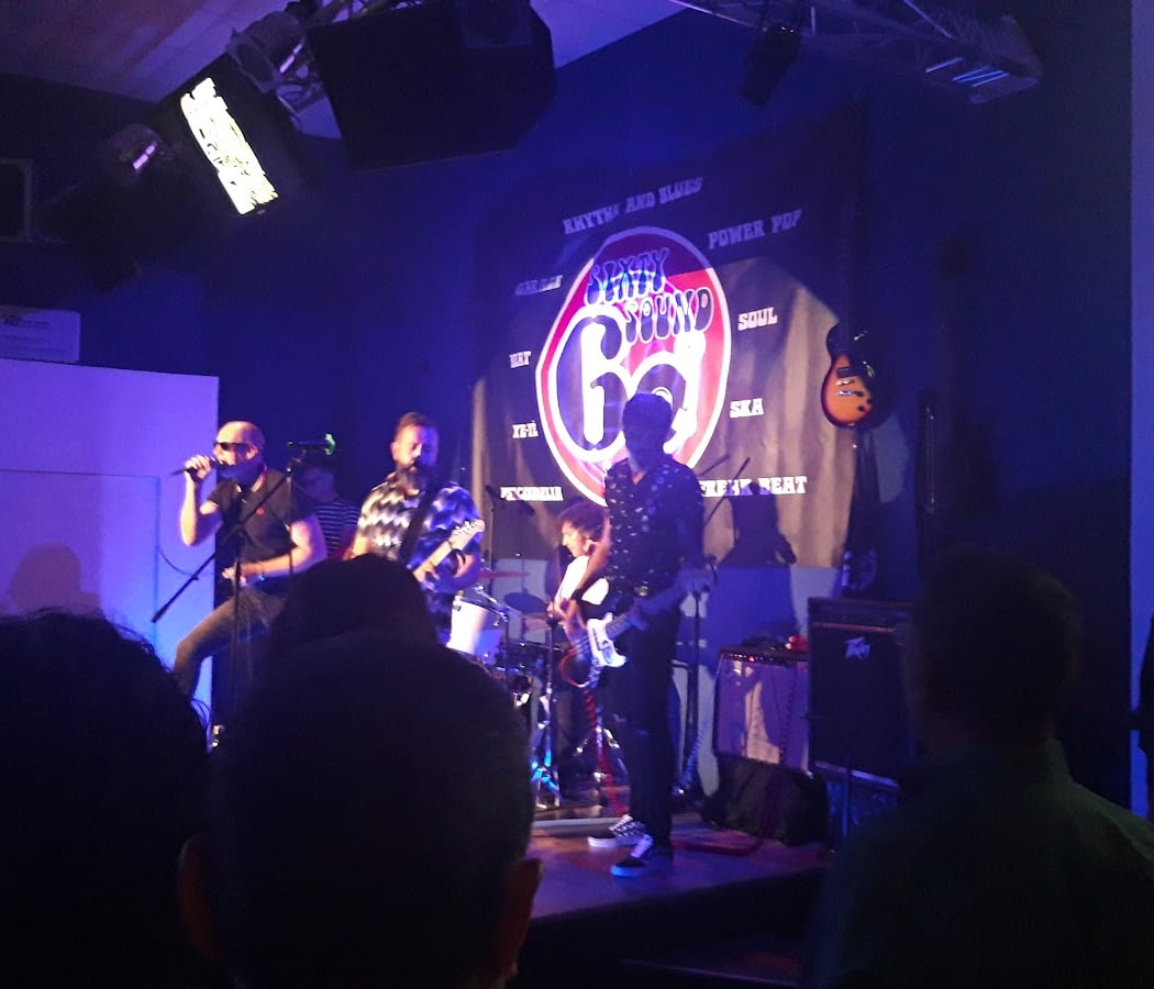 Club Karaoke L9 3