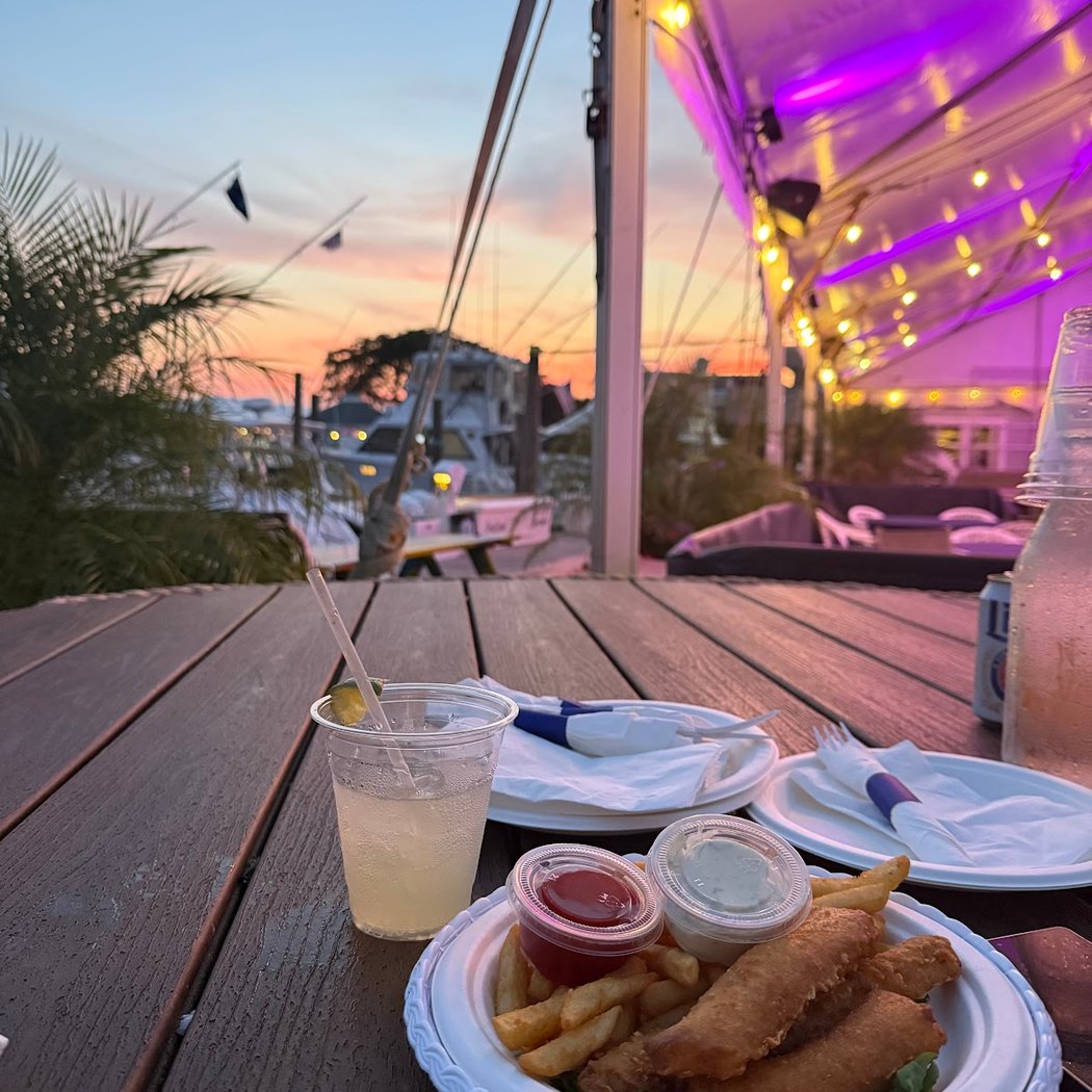 The Spot at Oakdale Yacht Club 3