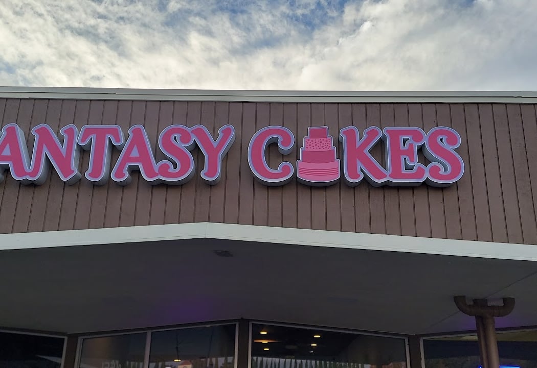 Fantasy Cakes & Fine Pastries 2