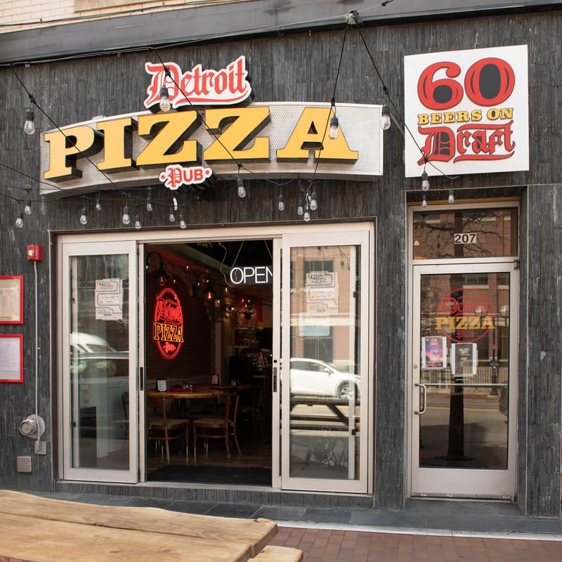 Detroit Pizza Pub 4