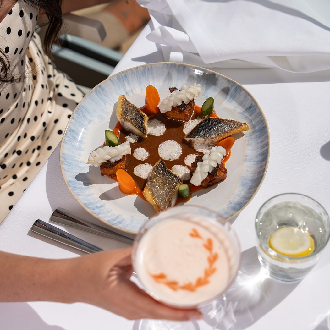 Rooftop restaurant-bar lounge Les Toits 1