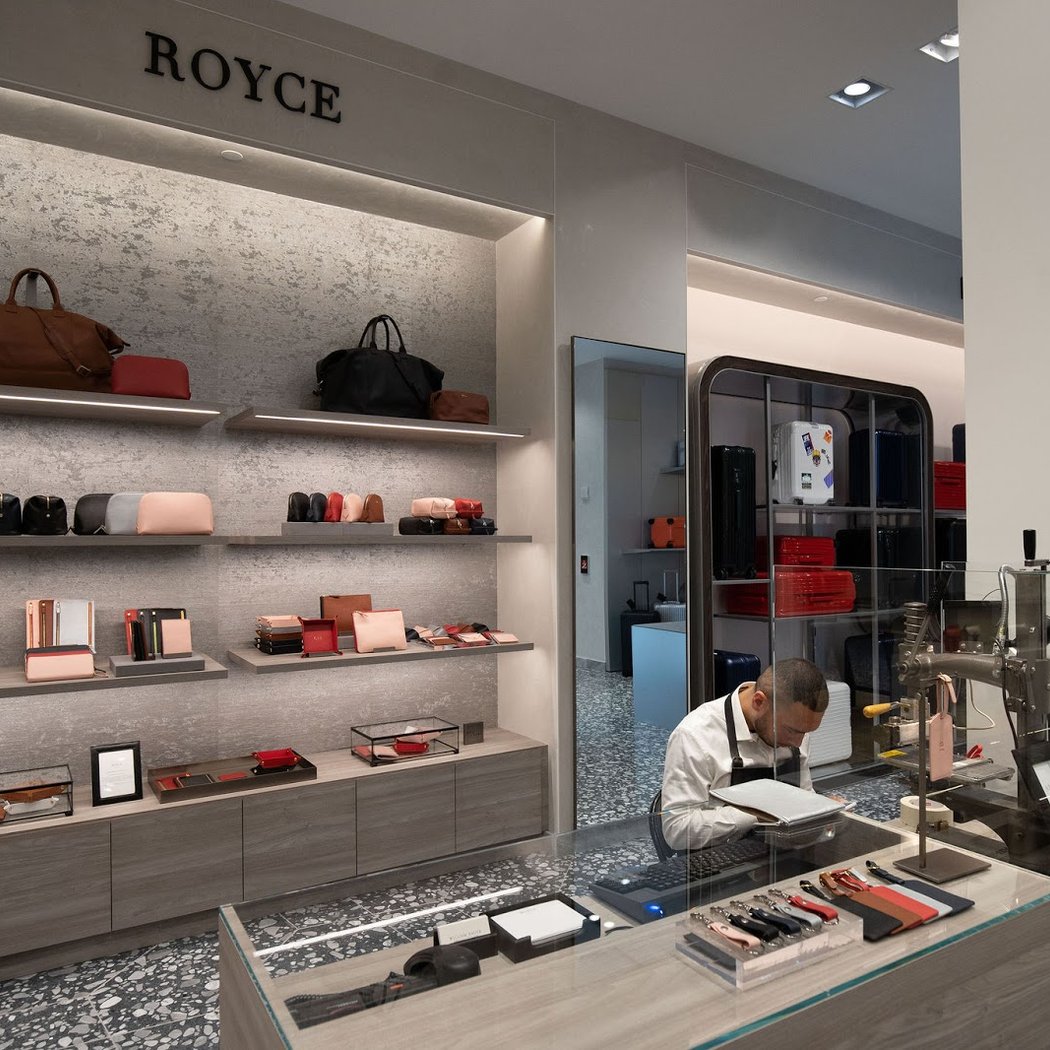 ROYCE New York Leather Monogram Shop 3