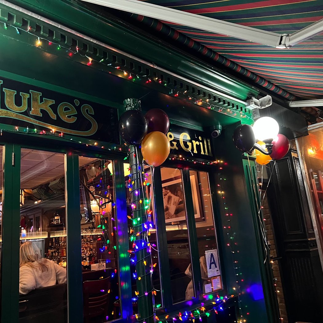 Luke's Bar & Grill 2