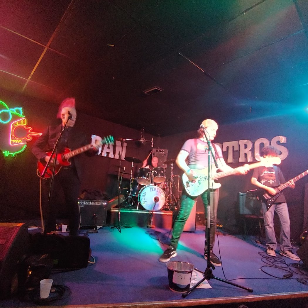 Dan Electros 3