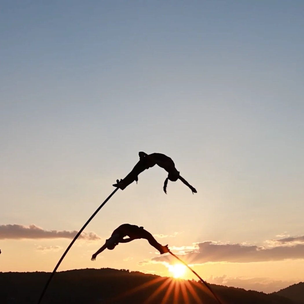 Look-Up Aerial Arts: Éolia 1