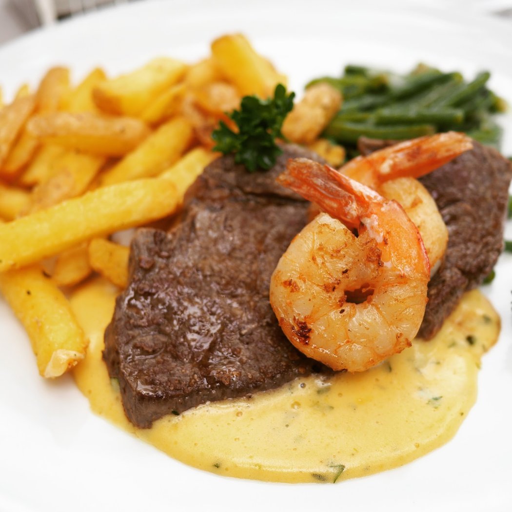 Champagne & Dine 2