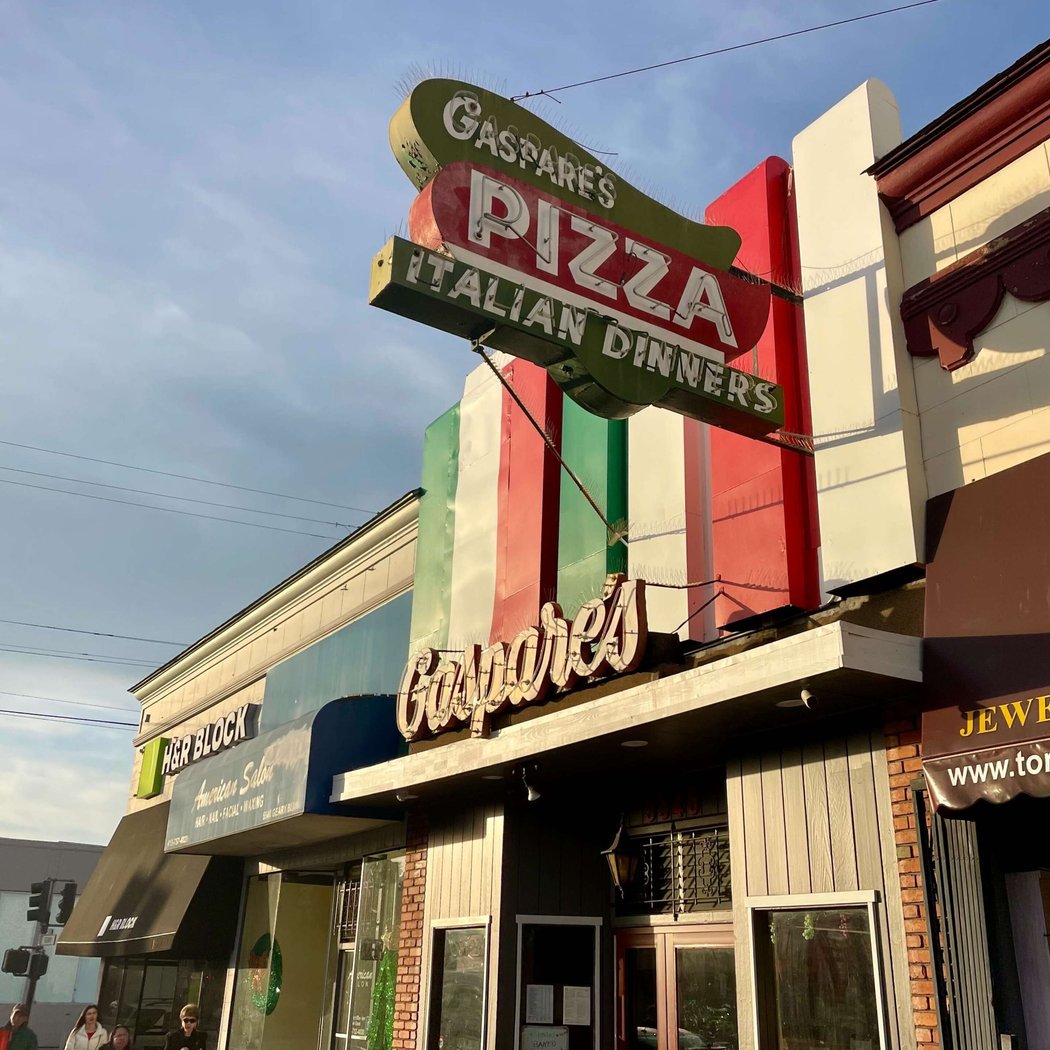 Gaspare's Pizza House & Italian Restaurant 2