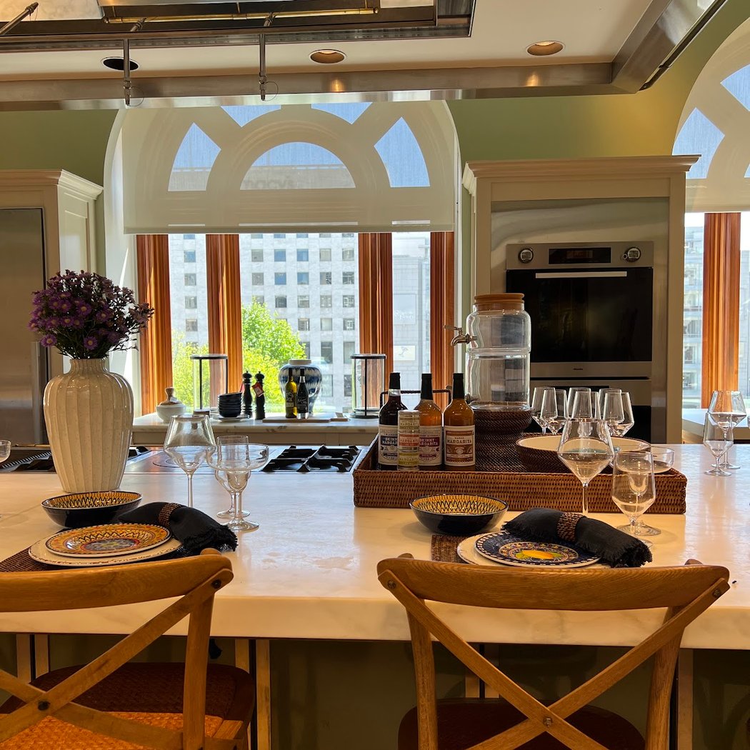 Williams-Sonoma 3