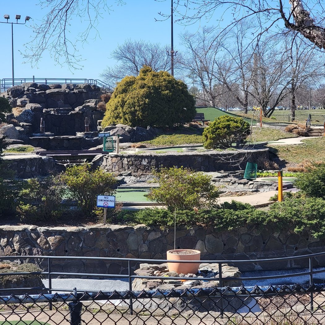 Mini Golf at Eisenhower Park 3