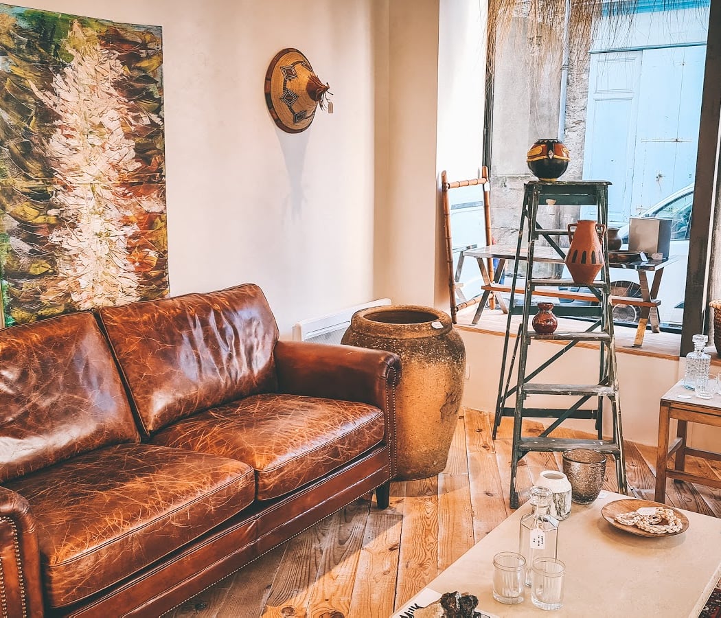 Les Esthètes - Boutique de mobilier et décoration de seconde-main sélective + Service de vide-maison / débarras 3
