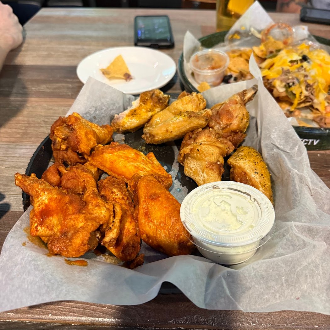 Rusty's Family Restaurant & Sports Grille 3