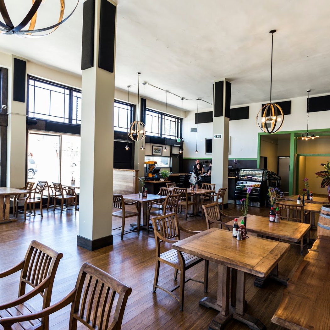 Le Pho Vietnamese Restaurant 2