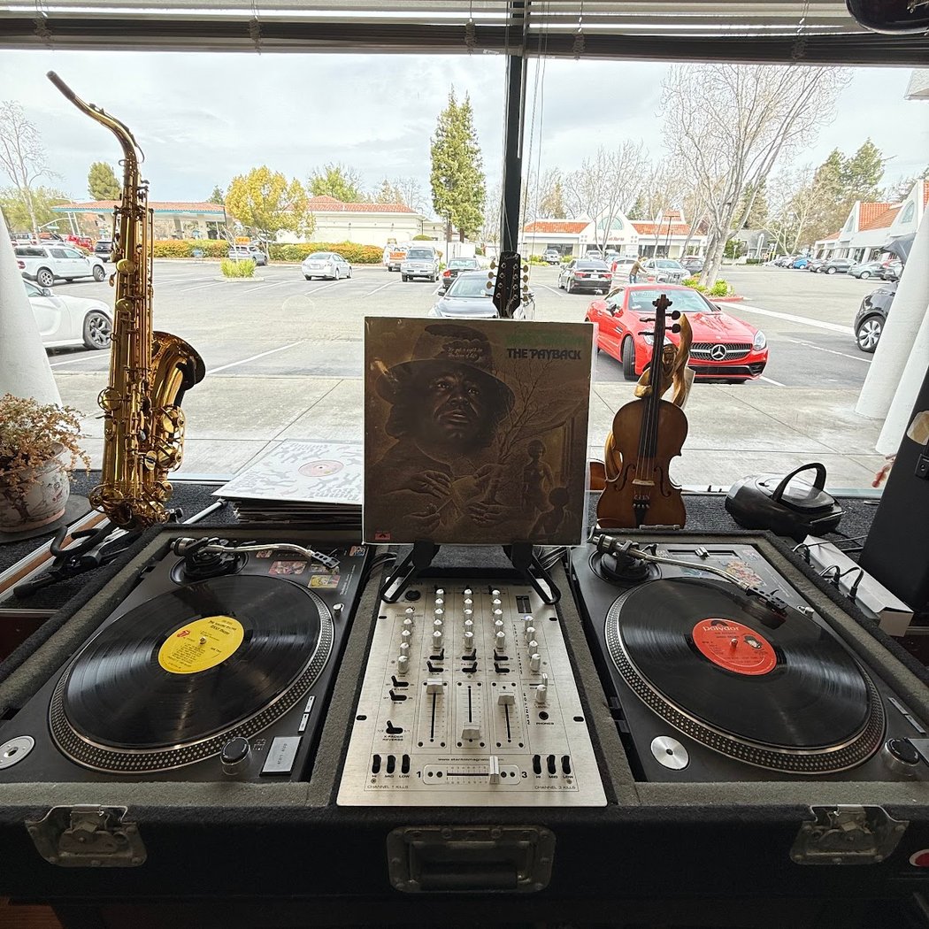 Ingram and Brauns Musik Shoppe 1