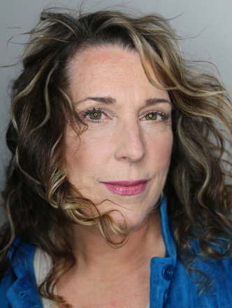 Beth Nielsen Chapman performs with NYU students 1
