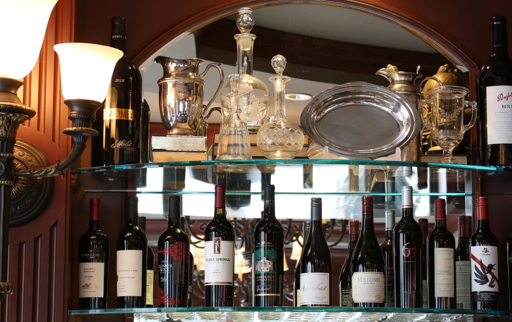 Monte’s Bar 3