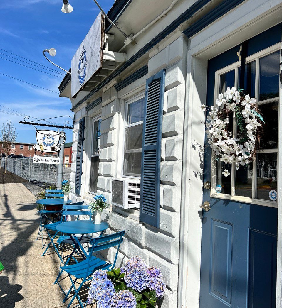 Diplomat Café & Bakery 2