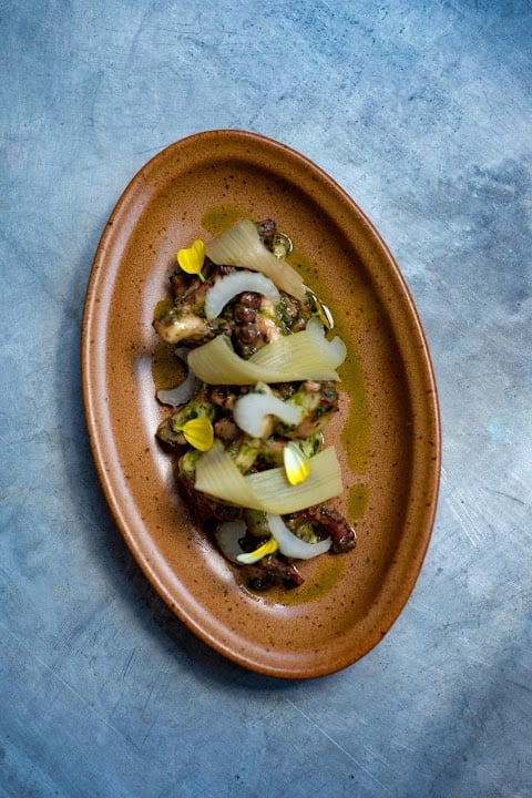 Candide, Restaurant 1