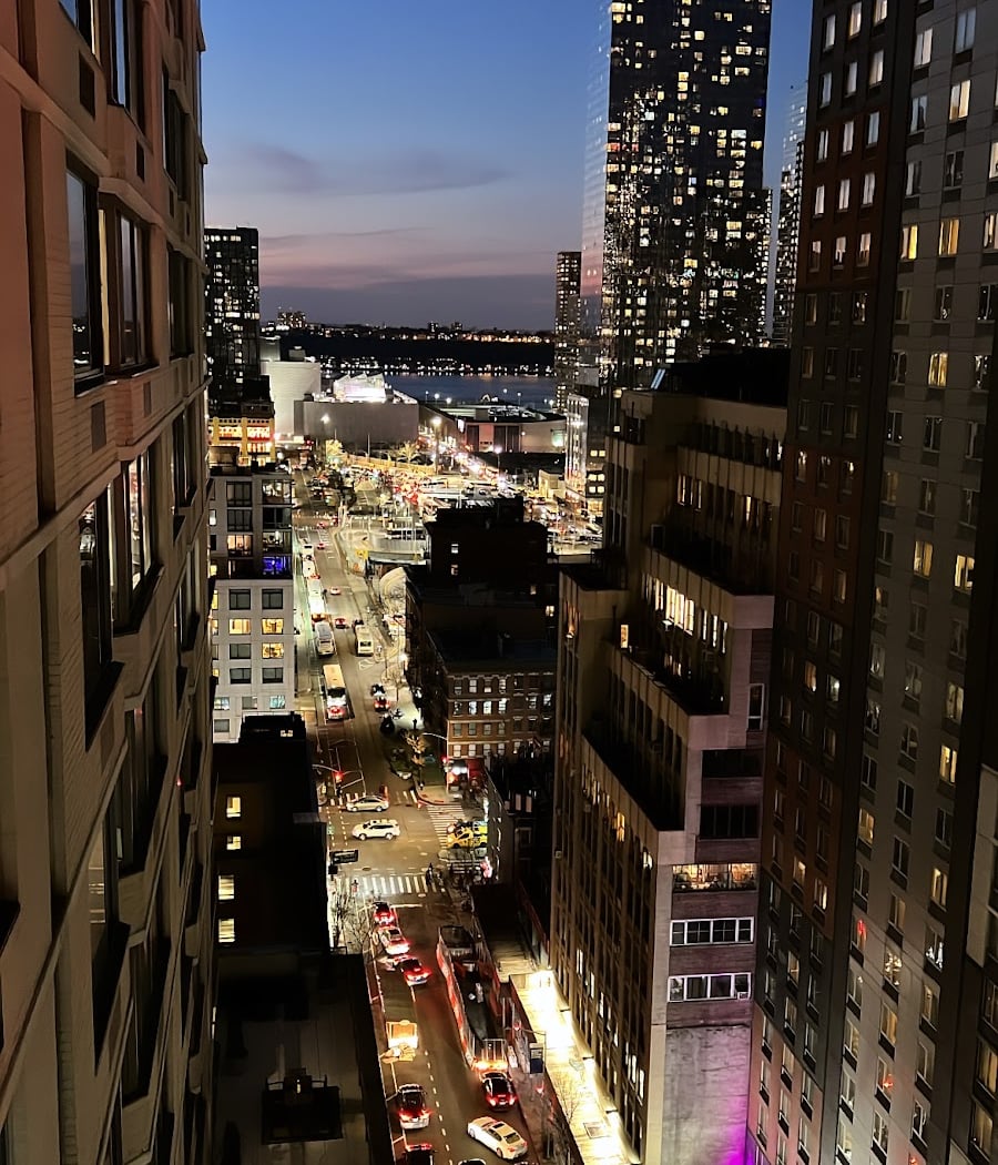 Go Studios Penthouse + Rooftop 4
