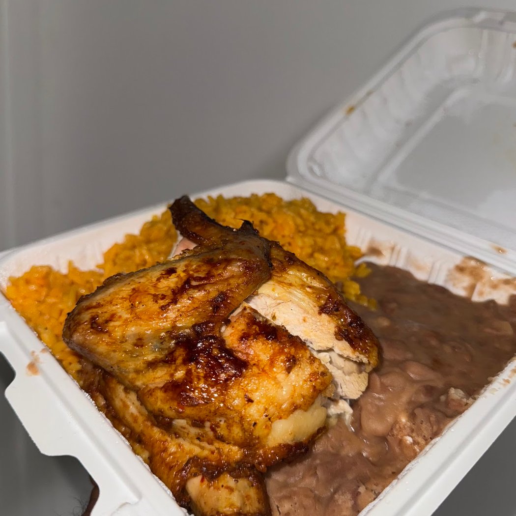 El Gallo Dorado Deli Restaurant 3