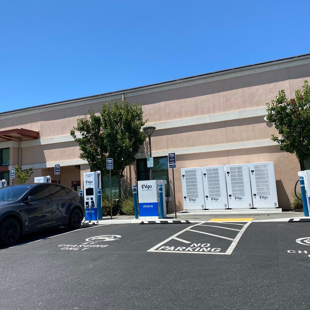 Electronics Recycling and Reuse Drop-Off Event 3