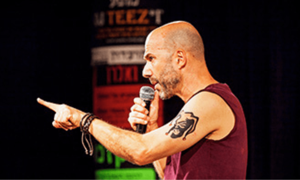 סוס אחד נכנס לבר 1