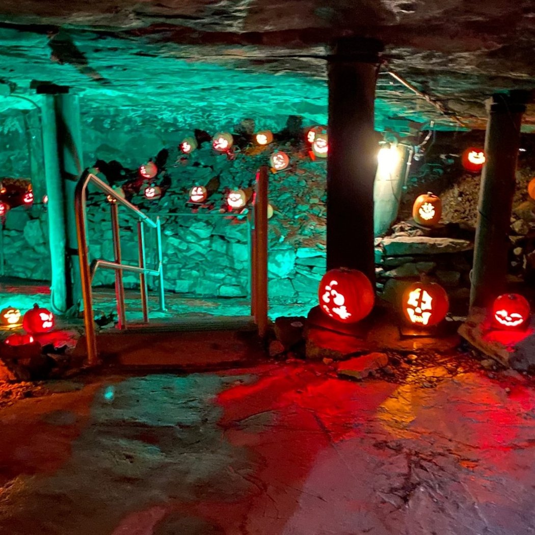 Light into the Dungeon: A Jack-O-Lantern Experience 3