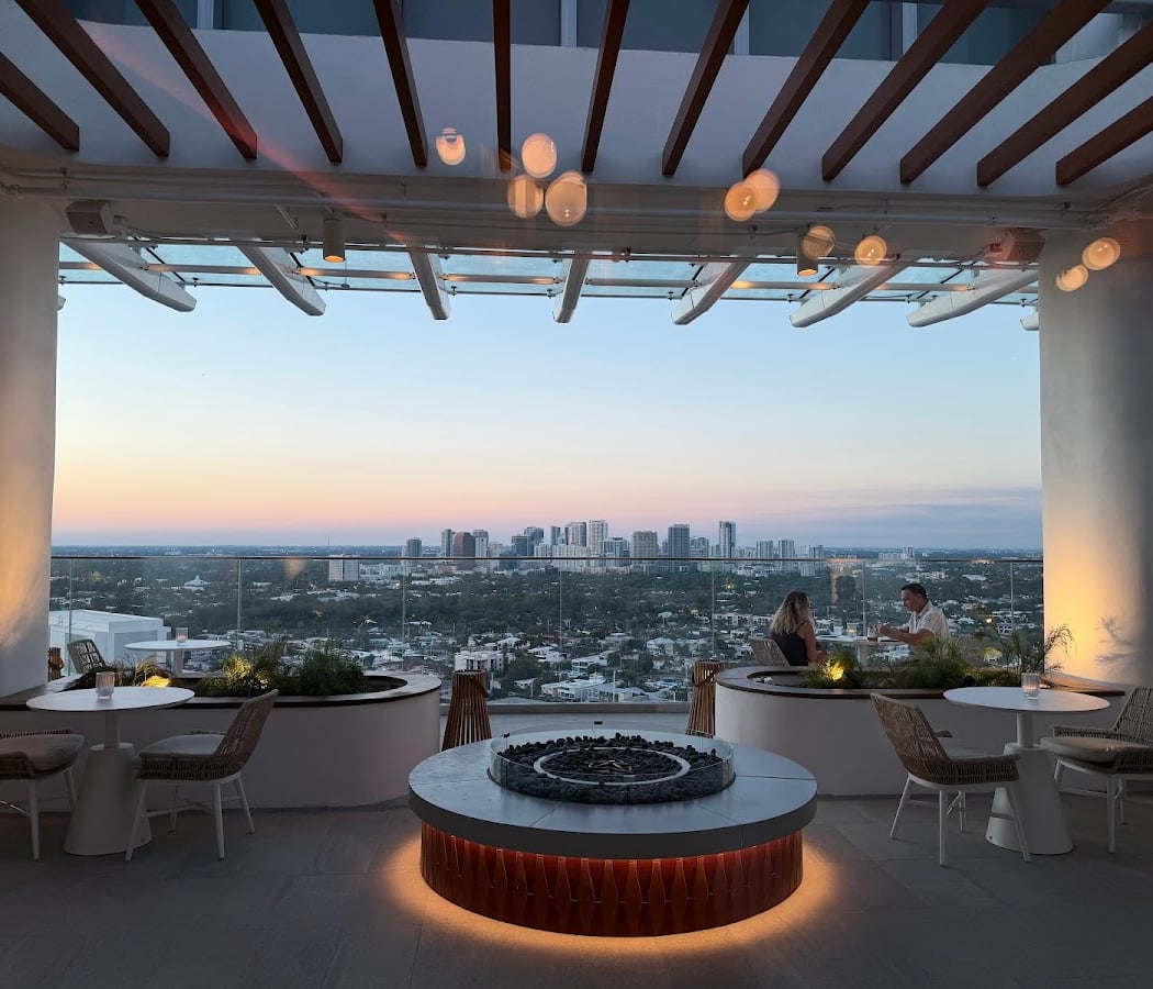 Ibis Sky Lounge 3