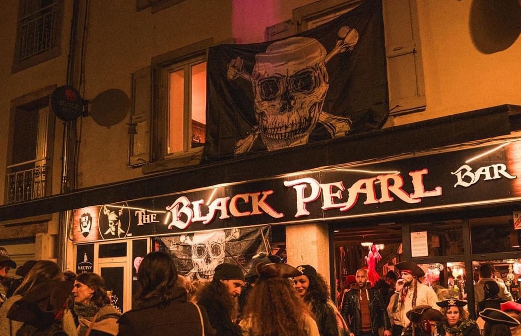 The Black Pearl Bar 2