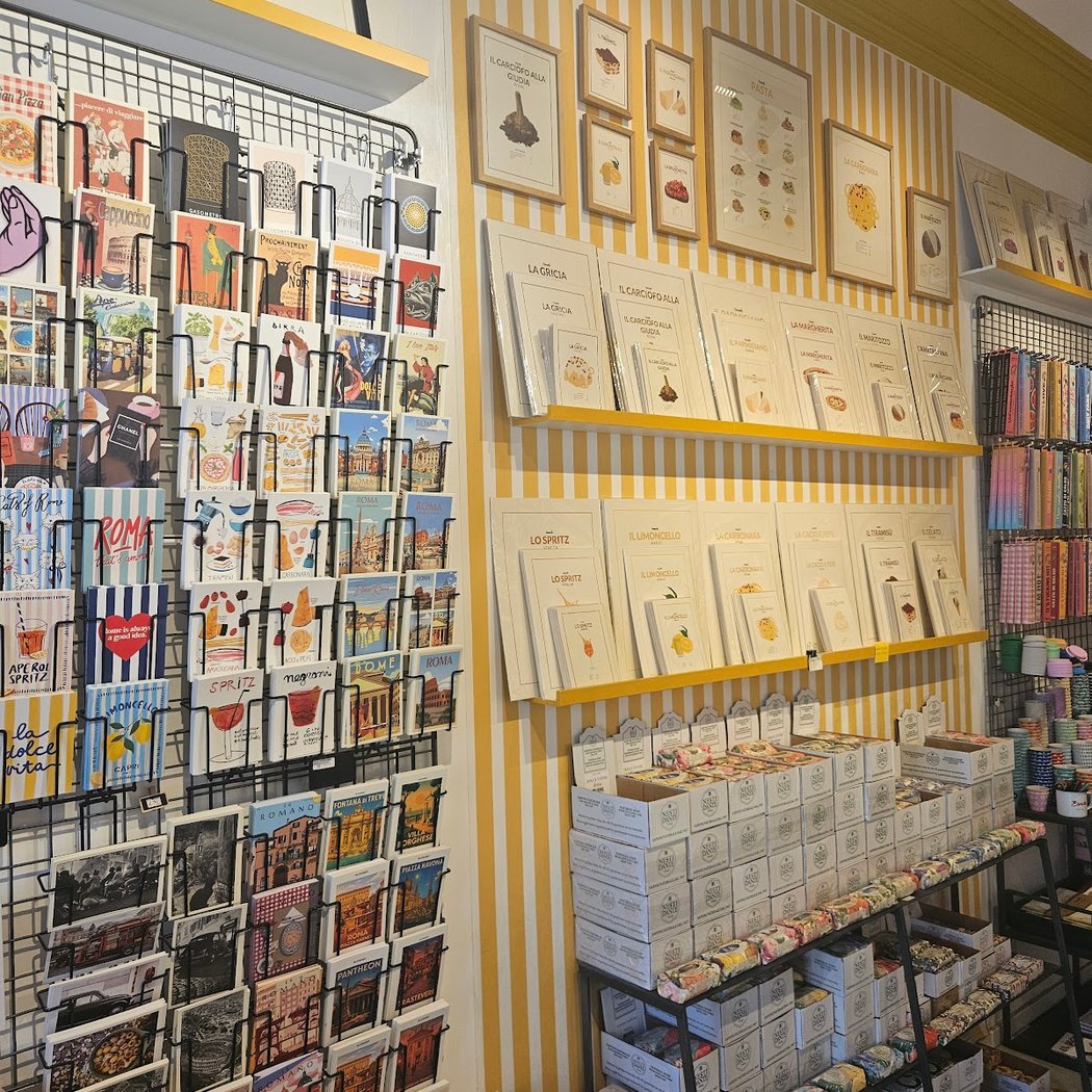 BOOKTIQUE 1